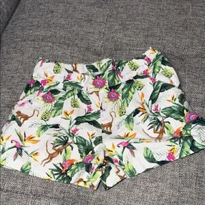 Janie and Jack white jungle print shorts size 5.